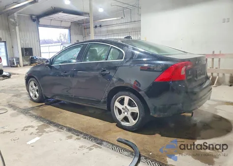 2012 Volvo S60 T5 z USA, uszkodzony, nr VIN YV1622FS3C2112237
